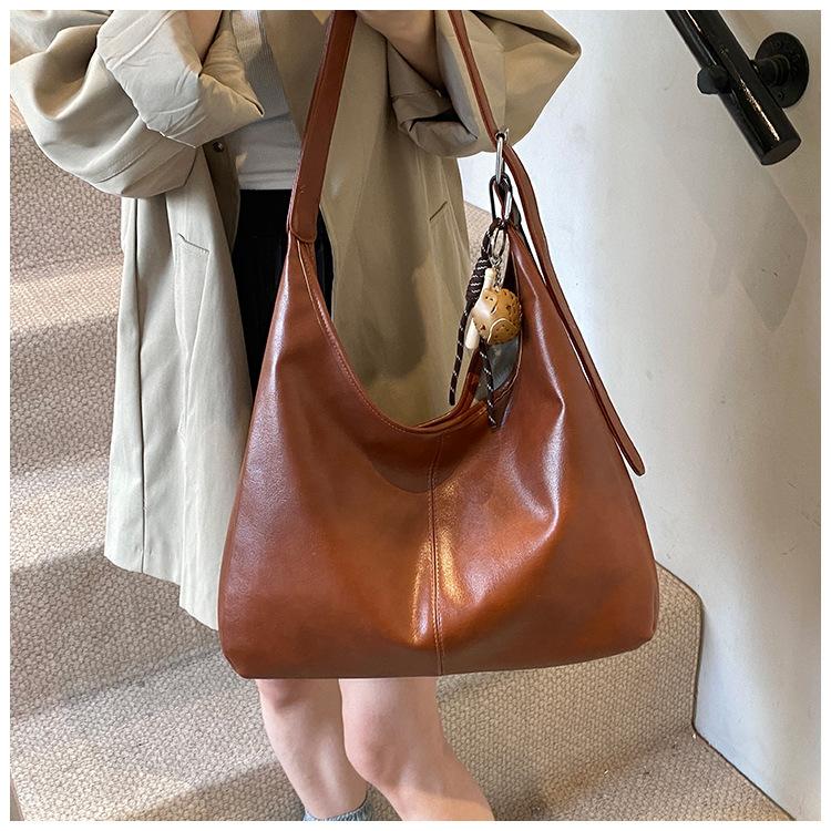 Bags Women's Large Capacity 2025 New Spring and Autumn Versatile Premium Sense Shoulder Messenger Bag Commuter Soft Pitot Bag