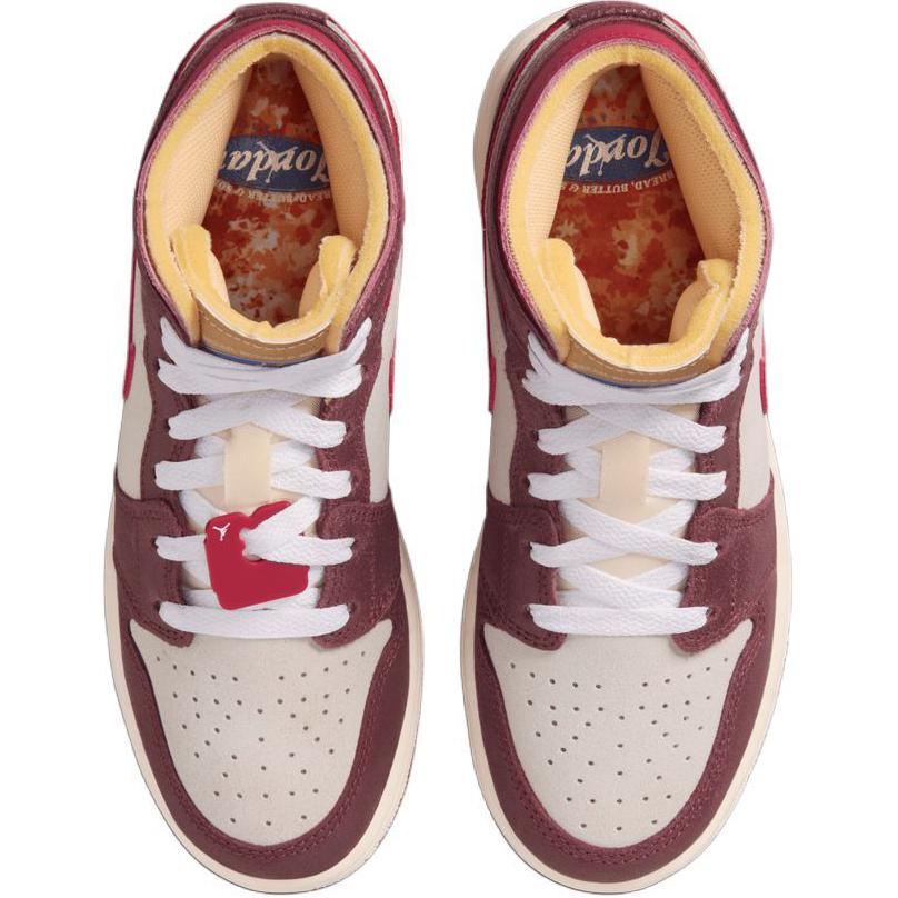 Кроссовки Air Jordan 1 Mid SE GS Breakfast Kids коричневые, кокосово-молочные, темно-пони HF3196-100