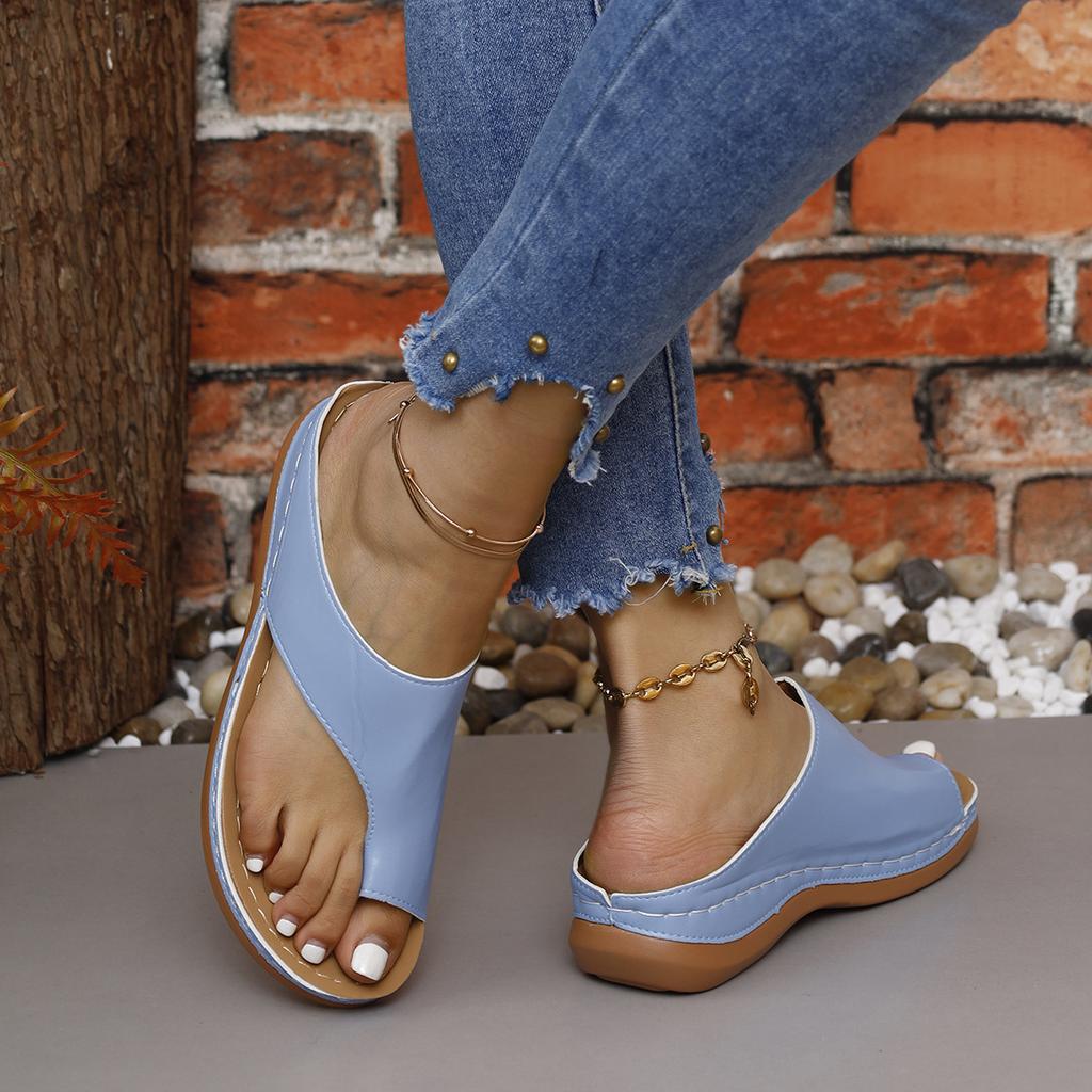 2024 Summer Solid Color Casual Comfortable Oversized Toe Slippers with Slope Heels Lightweight Retro Roman Women's Shoes