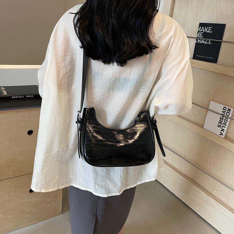 Новая однотонная темпераментная женская сумка, трендовая летняя, новая модная, текстурная сумка под мышкой, повседневная на плечо