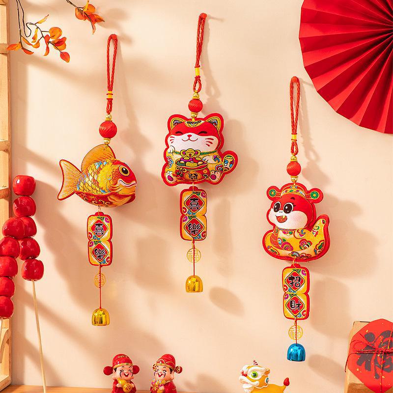 Подвеска к празднику весны 2025 года - год Змеи - колокольчик ветра бога богатства Фу для новогоднего украшения гостиной.