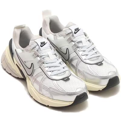 V2K Run Унисекс Технологичные Кроссовки Summit White Pure Platinum Metallic Silver 23,0 см