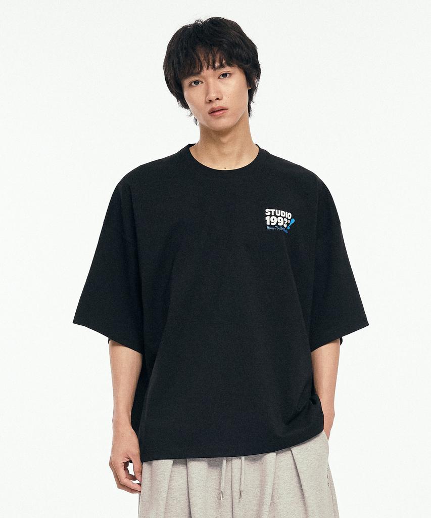 1993STUDIO Retro Multi-Typo Oversized Graphic T-Shirt_Black