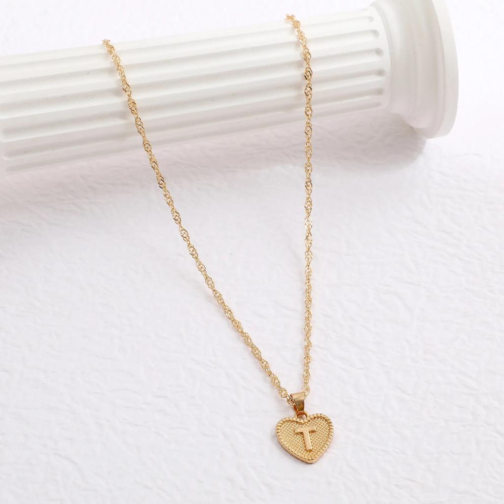 A-Z 26 Initials Name Necklaces Heart Pendant Letter Alphabets Necklace for Women 2023 Female Choker Chains Jewelry Trendy Gifts