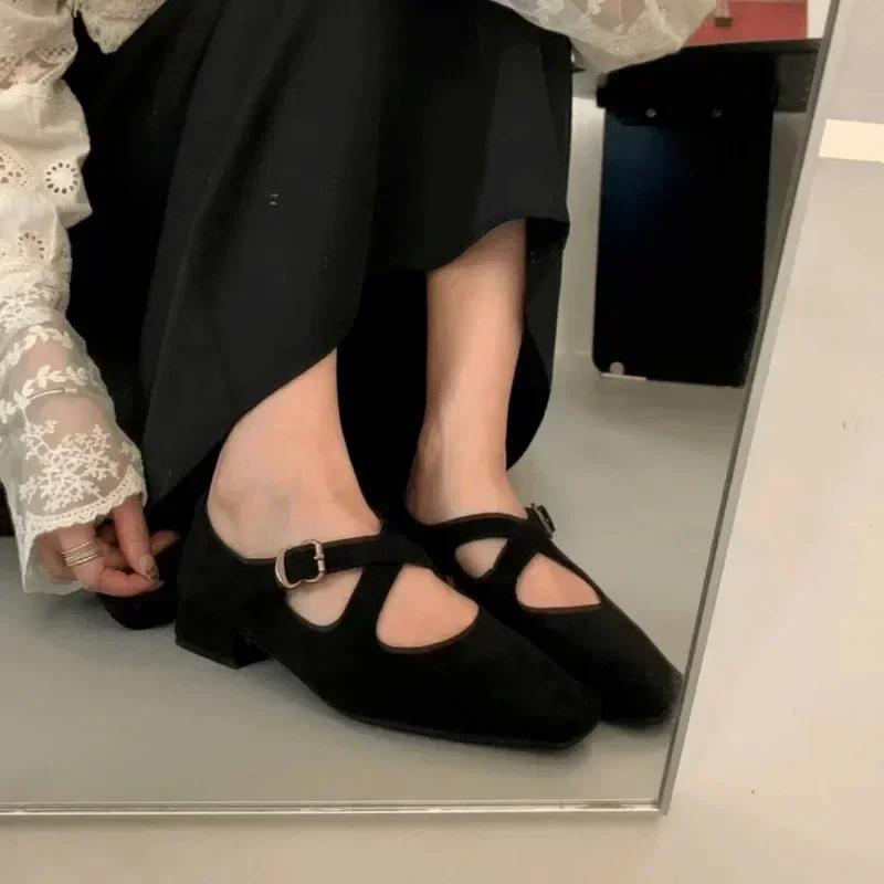 Распродажа модной женской обуви 2024 года, модные женские туфли-лодочки с пряжкой, осенние туфли-лодочки с квадратным носком, замшевые, однотонные, на блочном каблуке, неглубокие, для офиса, женские туфли
