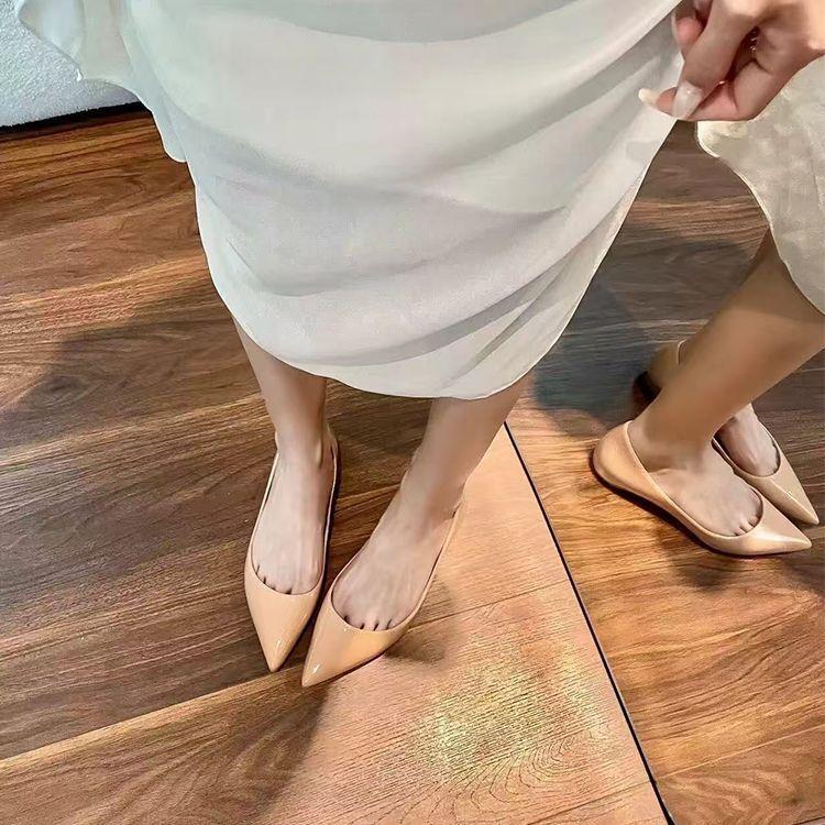 Французская сторона пустые нюдовые балетки женственность повседневные универсальные профессиональные для通勤 заостренные одинарные туфли лето новые