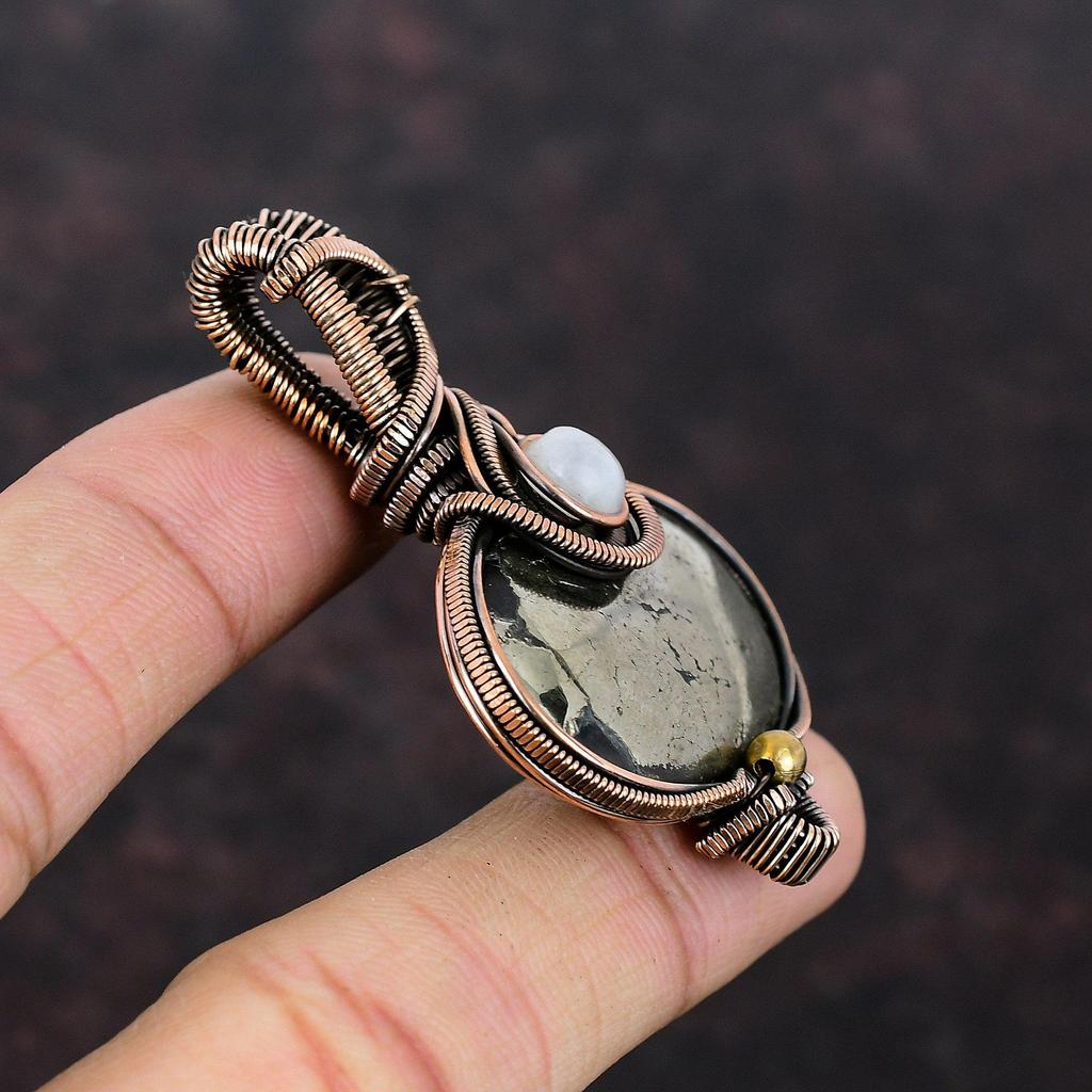 Кулон с пиритом, кулон в медной проволоке, кулон ручной работы, Радуга, ювелирные изделия из лунного камня, оригинальный кулон с драгоценным камнем, подарок для мамы, дизайнерские ювелирные изделия из меди