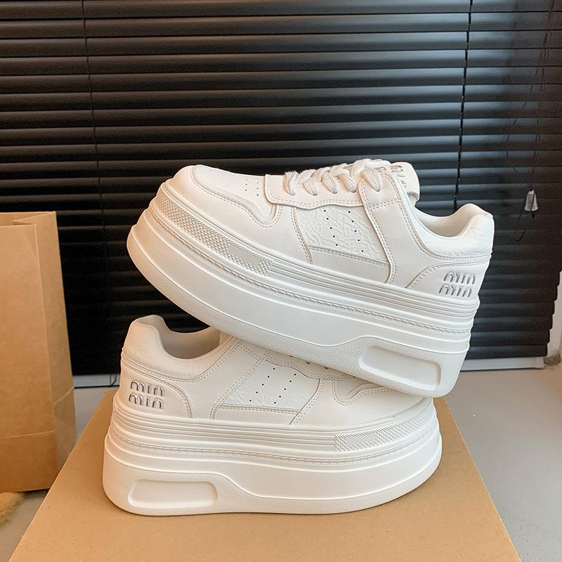 Туфли на толстой подошве из кожи женские 2024 года, осенне-зимние, новые универсальные туфли с увеличенным голенищем, детские белые туфли, повседневная спортивная обувь