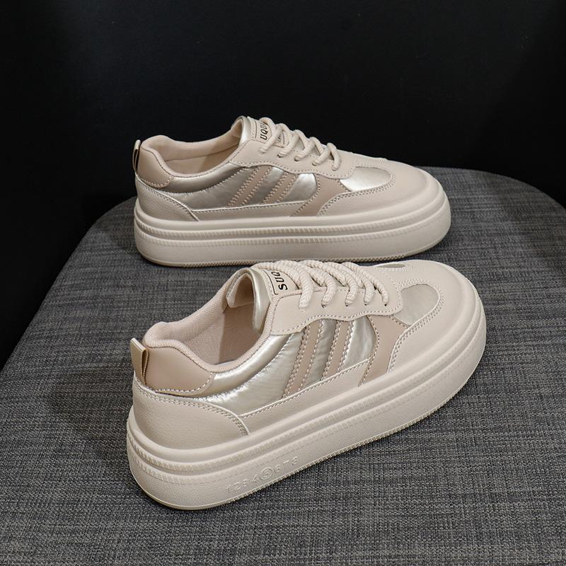 2025 весна маленькие белые туфли новая корейская версия женские студенческие туфли на платформе с увеличенным каблуком спортивная обувь повседневная уличная обувь K3702