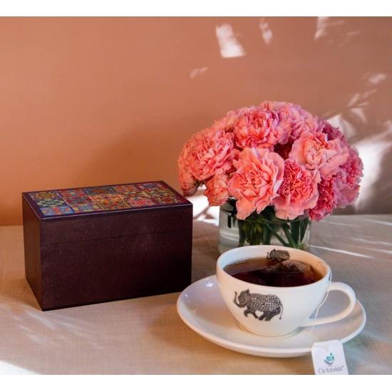 Деревянная подарочная коробка для чая с мотивом плитки Октавиус - 30 чайных пакетиков | Наборы чая в подарок на День святого Валентина | Ассортимент изысканного черного и зеленого чая | Подарочная коробка премиум-класса