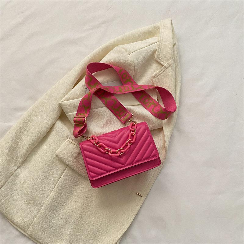 Модная женская сумка 2024 года, новая сетка давления, маленькая квадратная сумка, широкий плечевой ремень, сумка-мессенджер на одно плечо, мини-цепочка, маленькая квадратная сумка