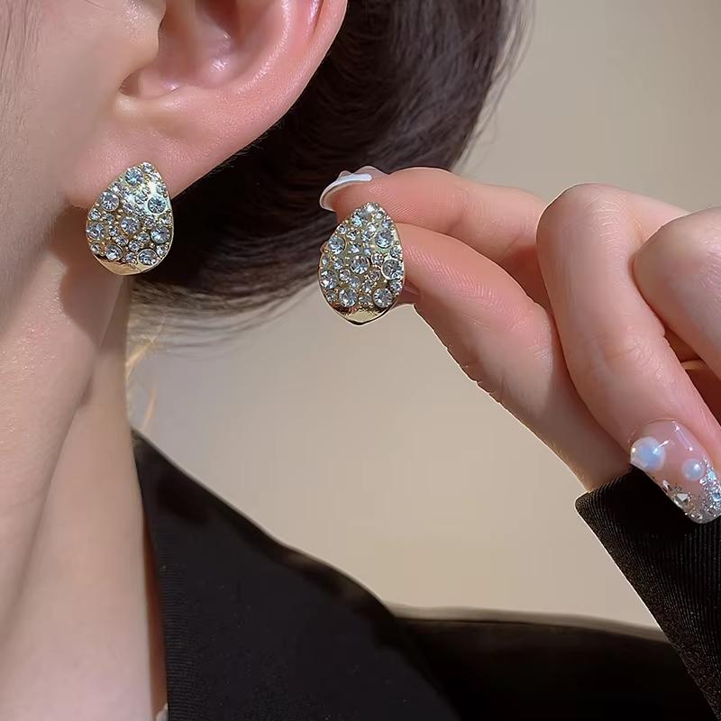 Новые серьги-гвоздики в форме капли воды из сплава со стразами для женщин, простые украшения для ушей