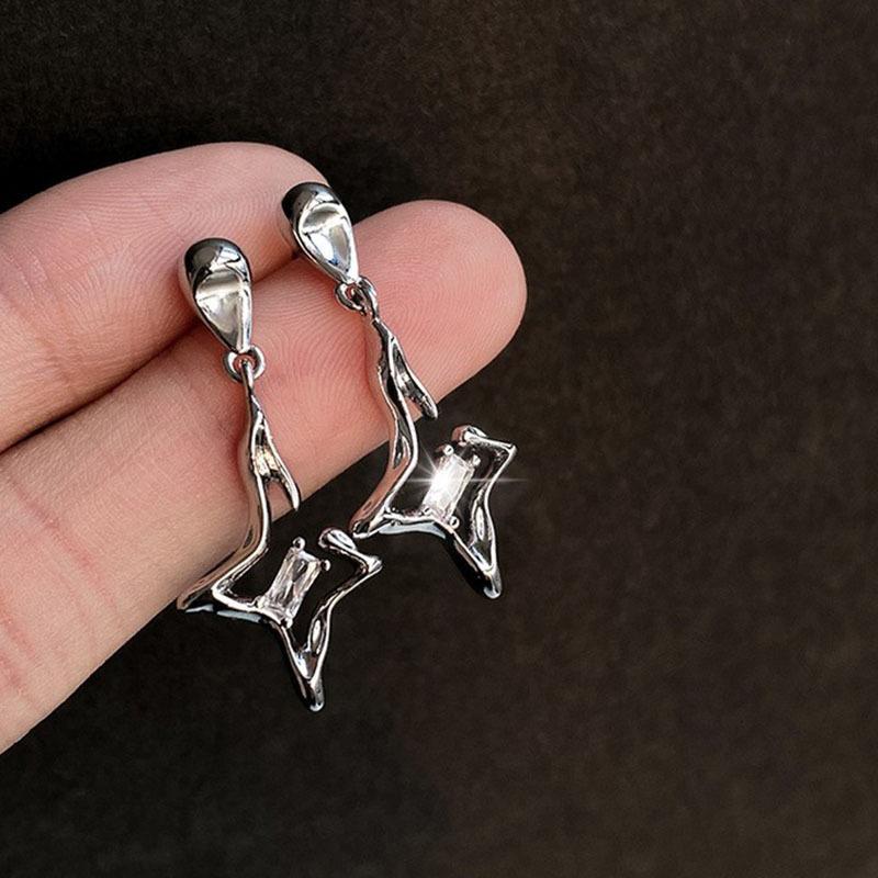 Необычные серьги в форме звезды с цирконием из металла для женской моды. Персонализированные и минималистичные серьги для темперамента.