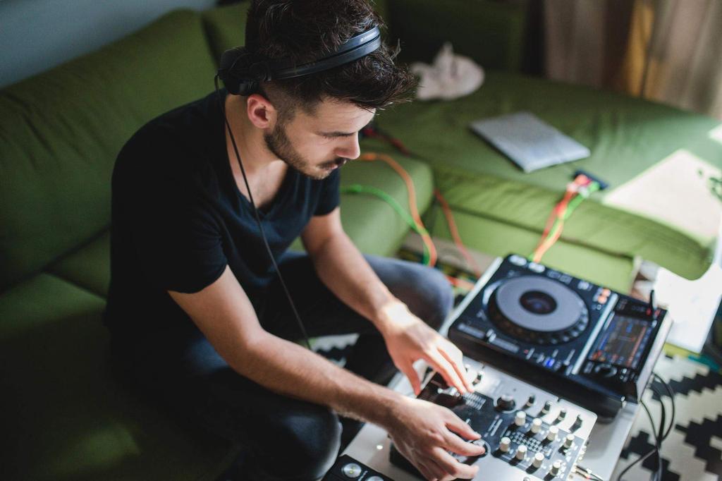 Sennheiser HD 25 Закрытые профессиональные мониторные наушники 506909 Черные Легкие DJ Стандарт []