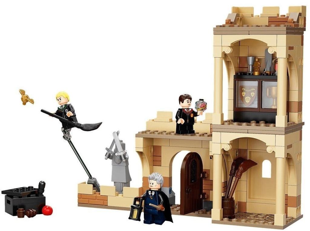 LEGO Harry Potter Constructor – Hogwarts: First Flying Lesson (76395)