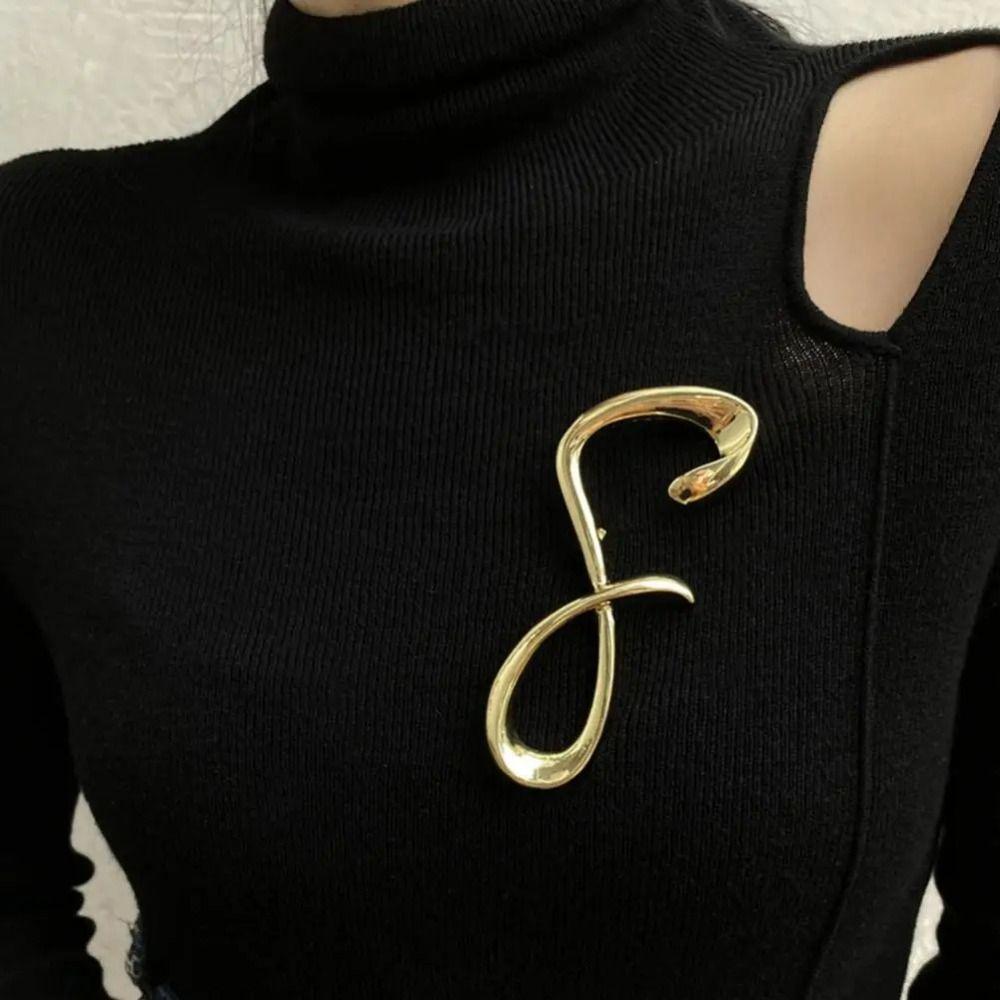 Zinc Zinc Alloy Lucky Number Brooch Gold Irregular Metallic Brooches Simple 8-shaped Pin  Men