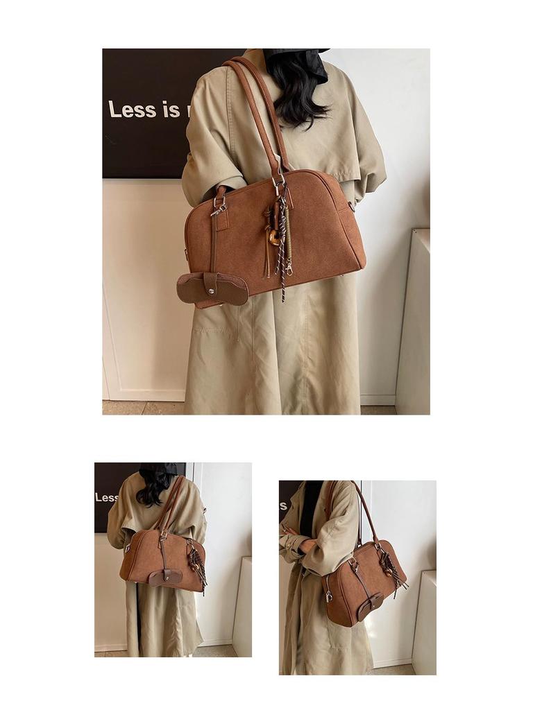 Retro Frosted Large Capacity Women's Boston Handbag: 2025 Autumn/Winter Versatile Single Shoulder Commuter Bag