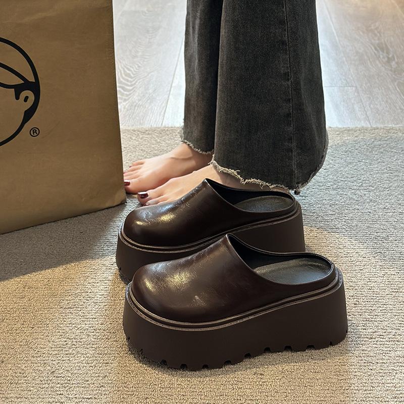 Кожаные тапочки-маффины на толстой подошве для верхней женской одежды весной 2025 года, новые универсальные полутапочки для мужчин небольшого размера с увеличенным носком