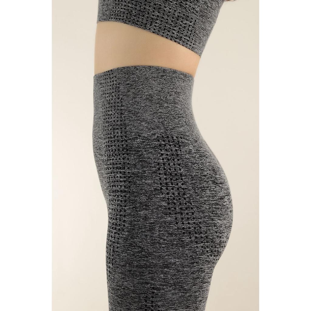 Комплект спортивных колготок меланжевого цвета с короткими рукавами