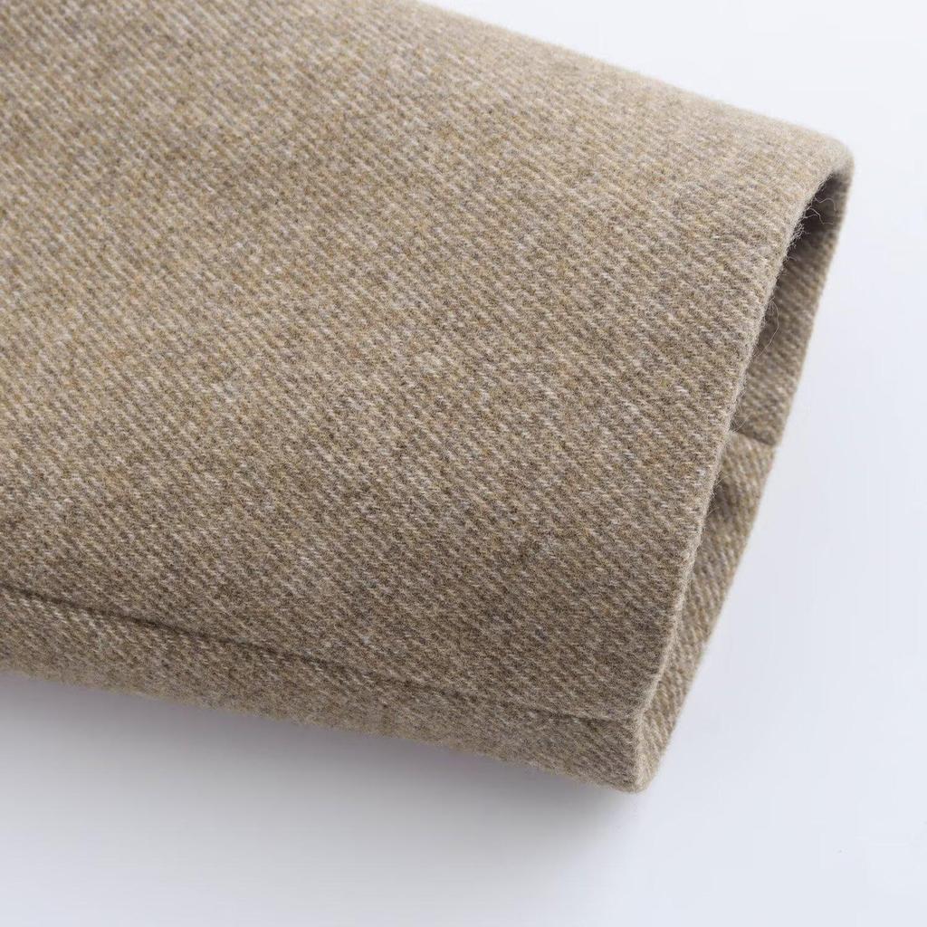 Зимняя мода для женщин 2024: Пальто из шерсти мягкого свободного кроя в европейском стиле с пуговичным декором