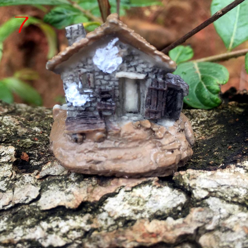 Zakka Sea Love: Micro Landscape Villa Resin Ornaments (Set of 8)