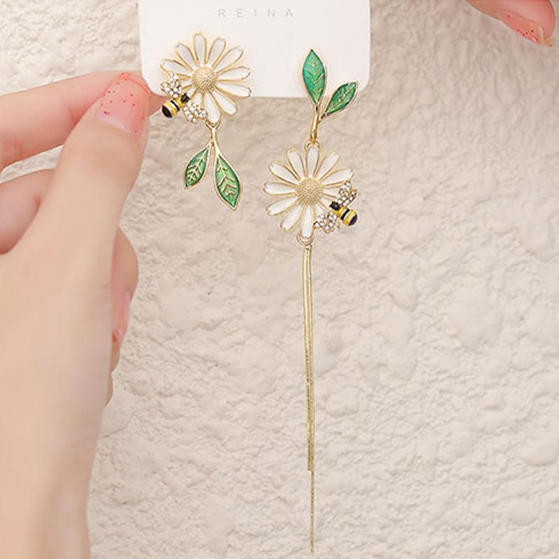 2022 корейские серьги-гвоздики в виде цветка ромашки и пчелы для женщин с бабочкой и цирконом