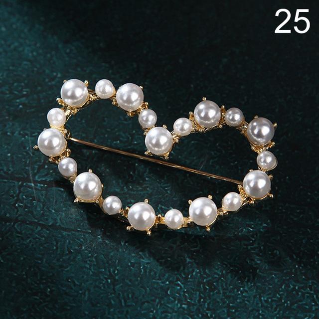 Fashion Jewelry High Quality Gold Color Brooch Pins Crystals Imitation Pearl Flower Brooch Women Wedding Party Accessories