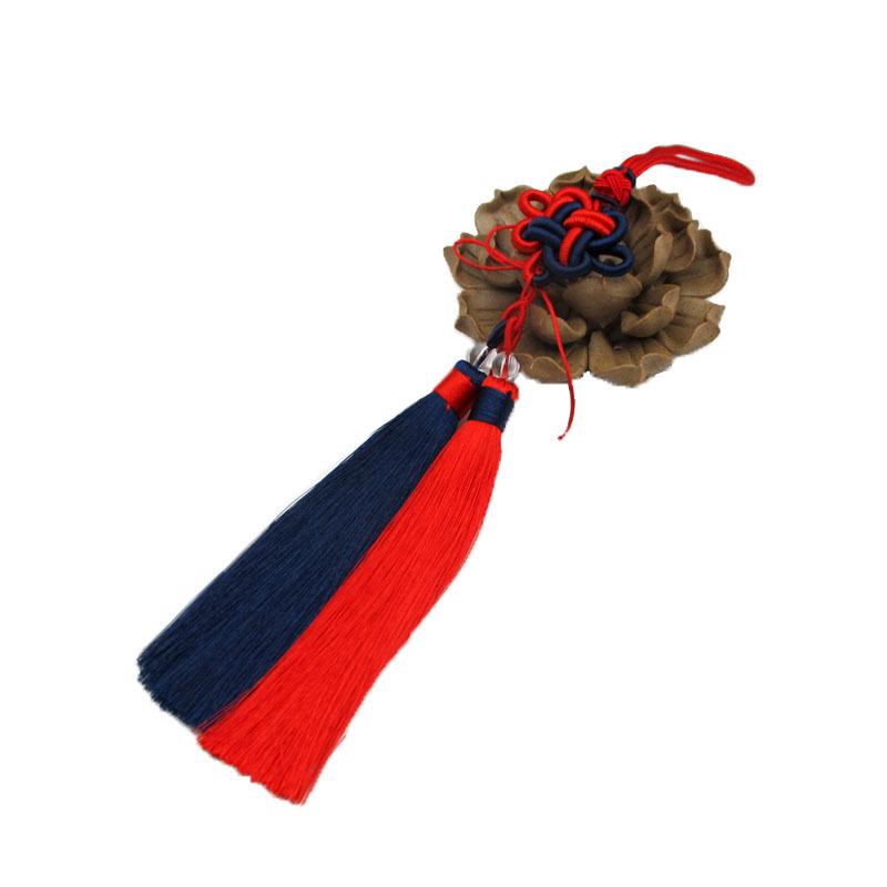 Двухцветная кисточка-подвеска в виде китайского узла для рукоделия