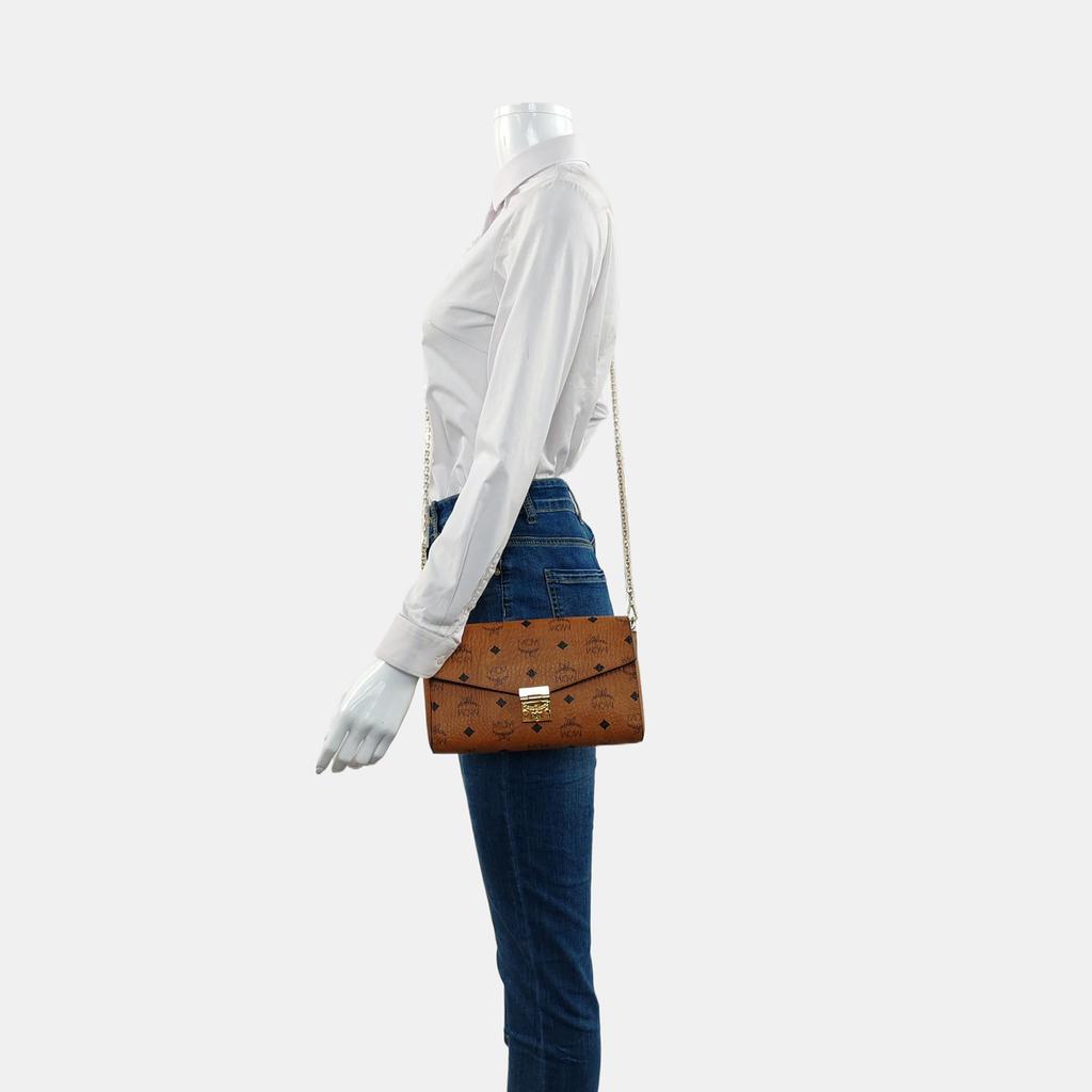 [Pre-Owned] Millie Visetos Classic Monogram Print Light Trendy Cool Girl Flap Chain Crossbody Bag Medium - Very Good #1K142QE