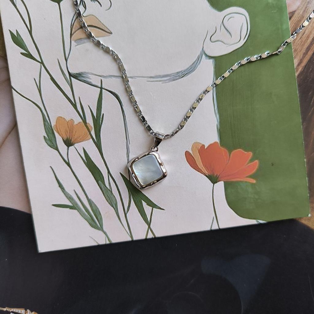 Серебряная подвеска с перламутром (60002226)