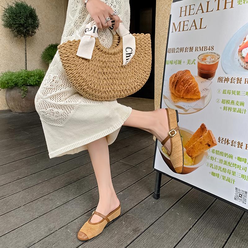 Модные женские туфли на плоской подошве с закрытым носком на танкетке 2024 года, дизайнерские, из резины, модные и универсальные