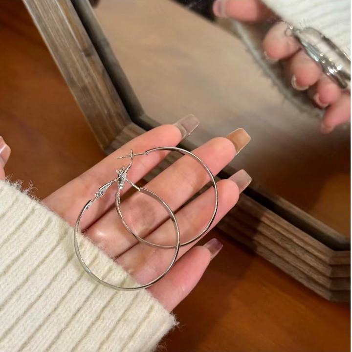 2025 Light Luxury Large Hoop Earrings for Women - High-End, Exaggerated Design for Autumn & Winter