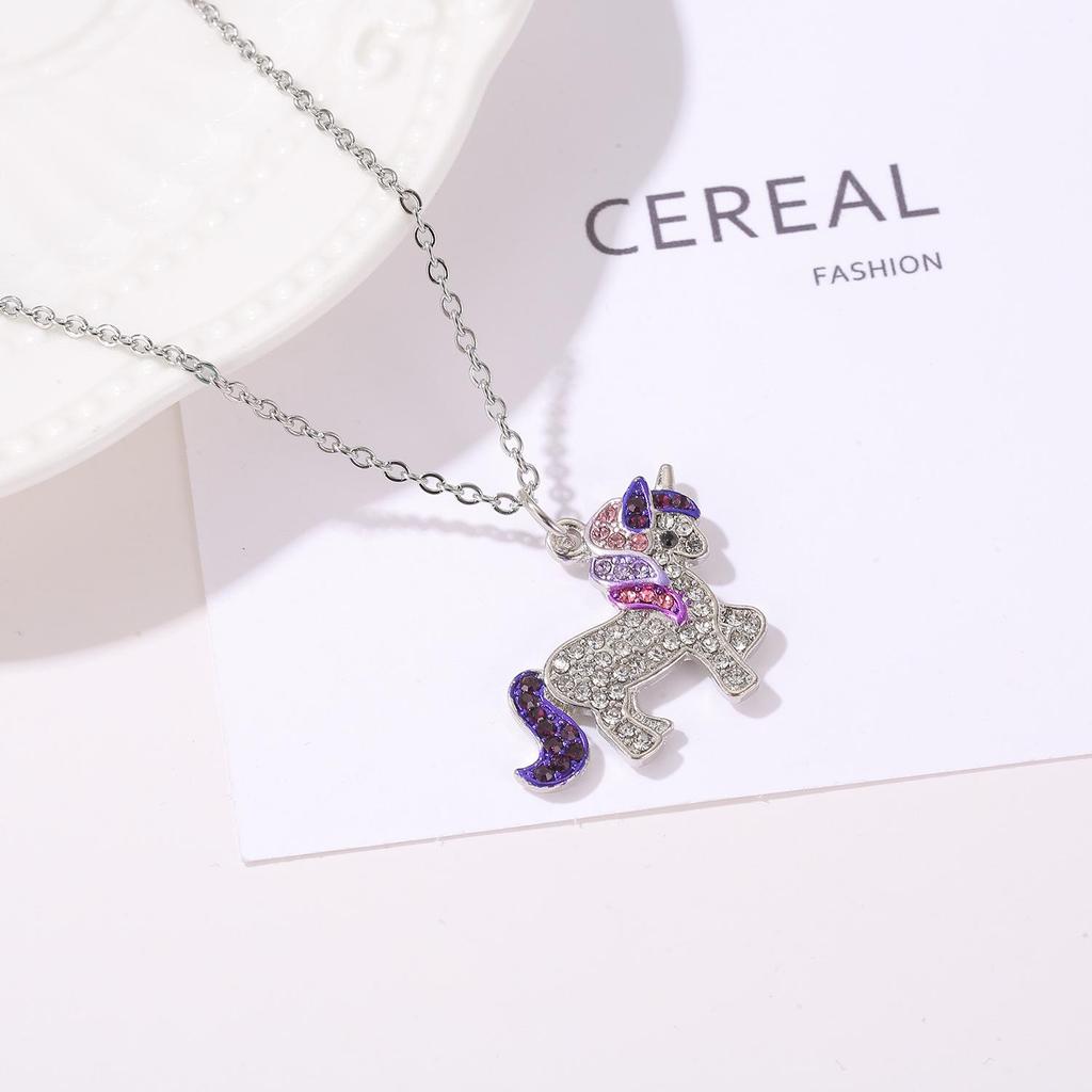 Красочное ожерелье с единорогом из стразов: Милая подвеска «Радужный пони» для детей - Идеальный рождественский ювелирный подарок