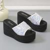 Летняя мода 2025 уличные шлепанцы внешнеторговые на толстой подошве маффин большого размера с пайетками на танкетке с рыбьим носком женские шлепанцы на одном ремешке