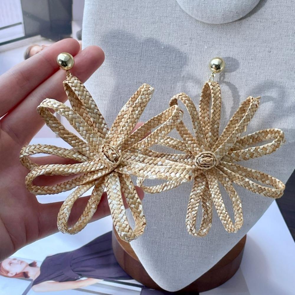 Zinc Zinc Alloy Straw Woven Earrings Elegant Hollow Floral Earrings Exaggerated Flower Ear Studs Vacation