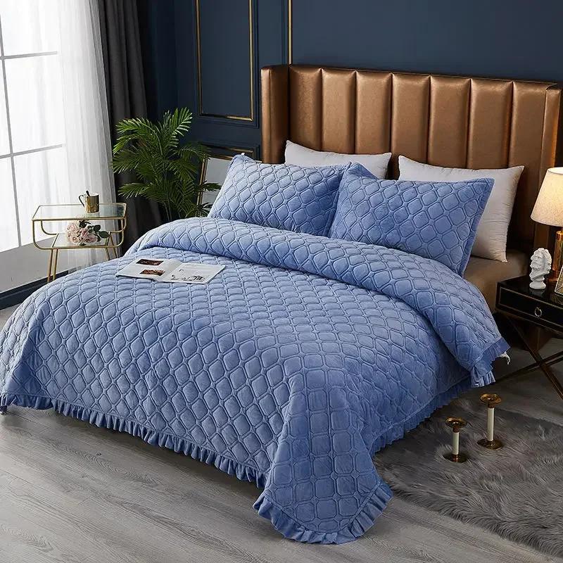 Thickened Bedspread Solid Colour Crystal Velvet Bed Cover Cotton-Padded Quilted Non Slip Sheet Blanket Children Queen Bedding