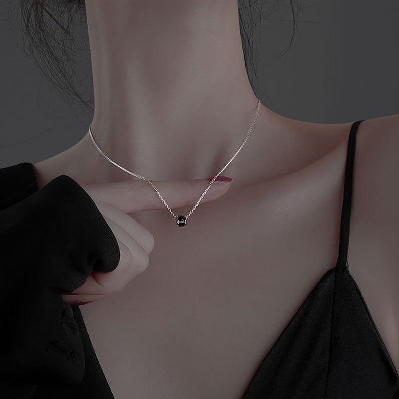 Цилиндрическое ожерелье с черным бриллиантом для женщин в летнем нишевом дизайне, тонкое ожерелье с талией, новый стиль для женщин