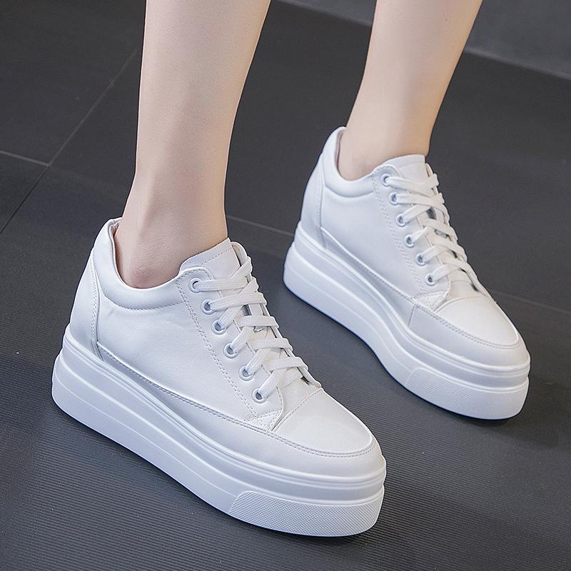 2025 Модная обувь Женские кроссовки на высокой платформе Плоская платформа Черно-белая обувь Милые женские туфли для увеличения роста 8 см D493