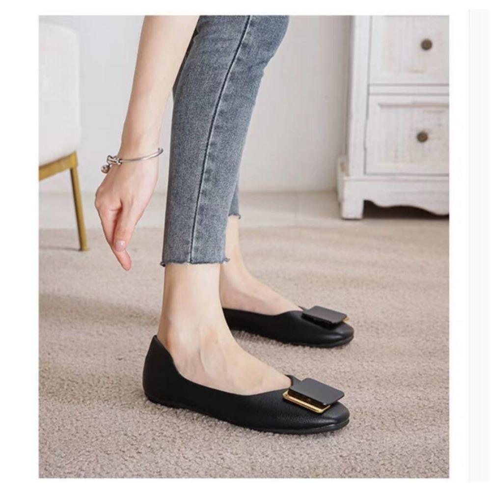 Flat Sole Single Shoes for Women with Small Leather Solid