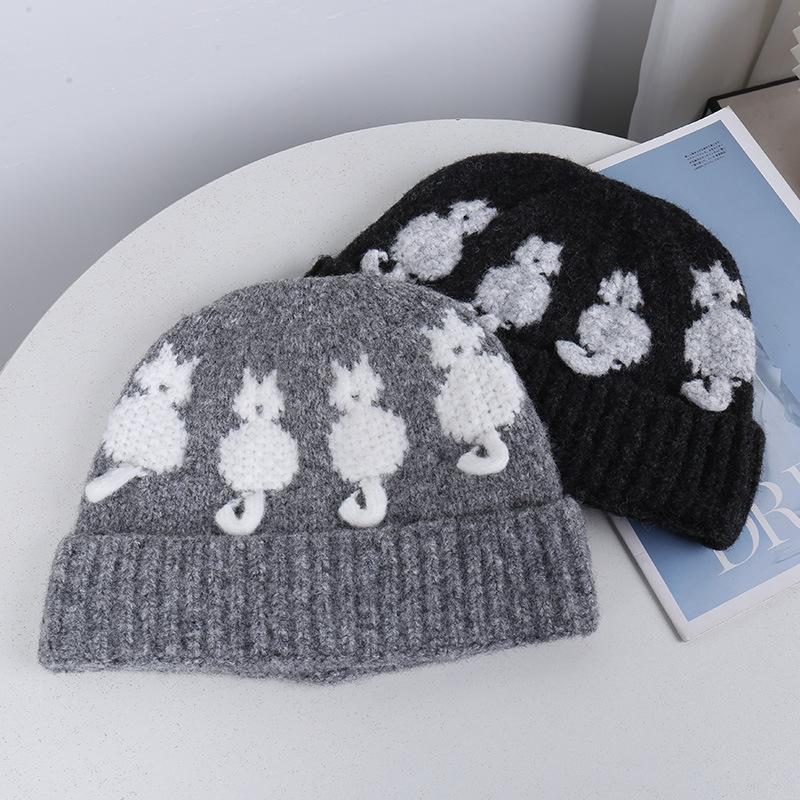 New cute cat jacquard knitted wool hat female source autumn and winter warm cold hat showing face small headhat