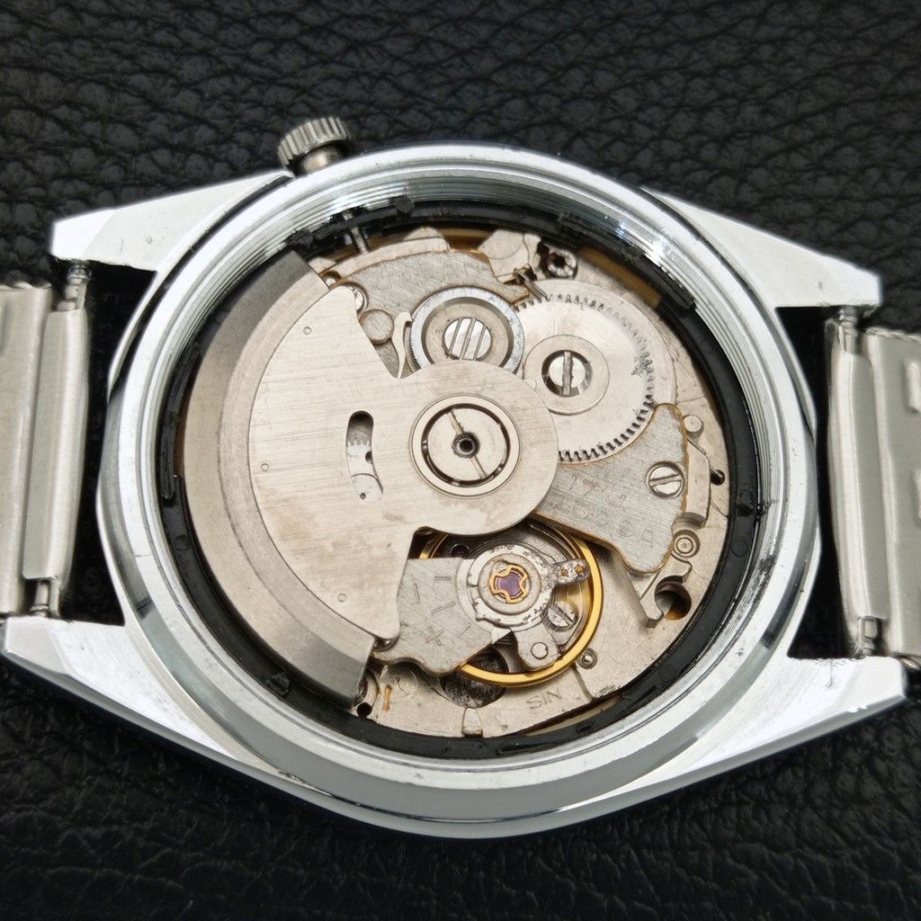 ЯПОНСКИЕ ВИНТАЖНЫЕ ОТРЕМОНТИРОВАННЫЕ АВТОМАТИЧЕСКИЕ МУЖСКИЕ ЧАСЫ SEIKO 5 С ФИОЛЕТОВЫМ ЦИФЕРБЛАТОМ a446338-1