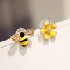 Милые новые асимметричные серьги Flower Bee, модные серьги из циркония, ювелирные изделия в стиле панк, серьги-гвоздики с жемчугом для женщин и девочек, подарок