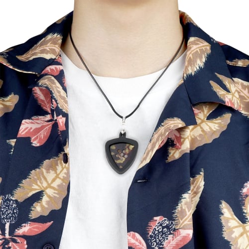 Musiin Guitar Pick Holder Necklace compatible with Fender Dunlop D'Addario Triangle Picks, easy access, suitable for players of various styles, showca