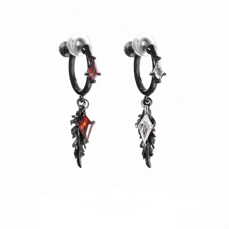 Men and Women of The Same Style, Personalized Feather Small Earrings, Niche High-end Simple Earrings, Super Cool and Cold Ear Buckles