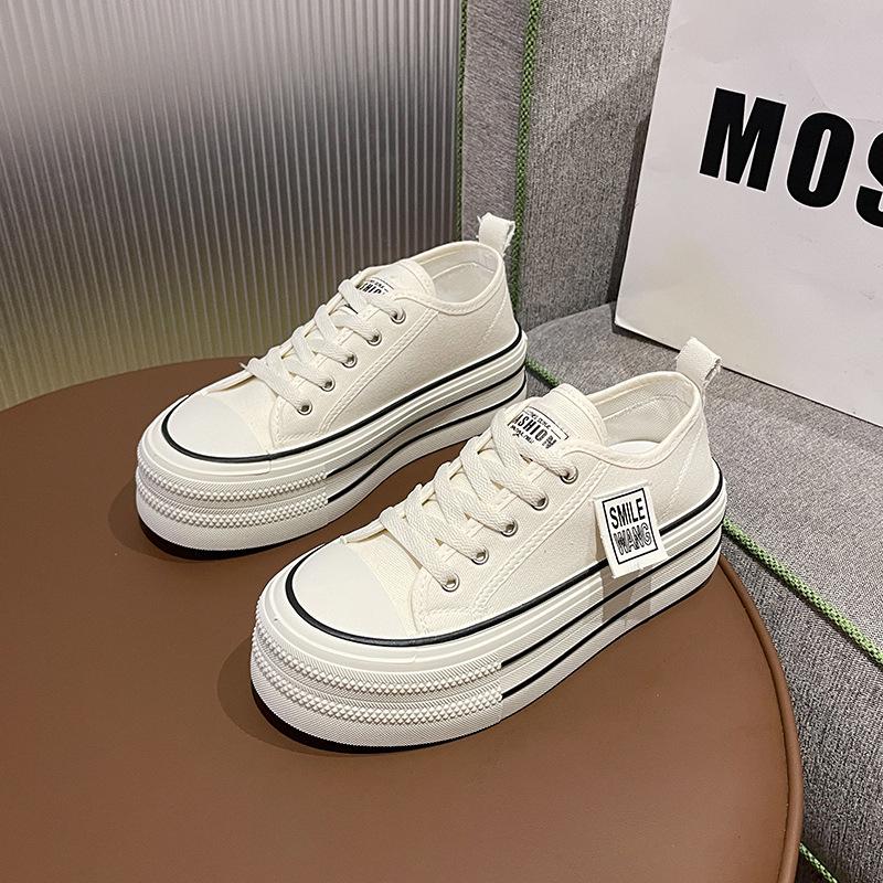 Женские кроссовки из парусины на толстой подошве весна/лето 2024 г. — визуально увеличивающие рост, со шнуровкой, низкие, модный белый цвет в корейском стиле