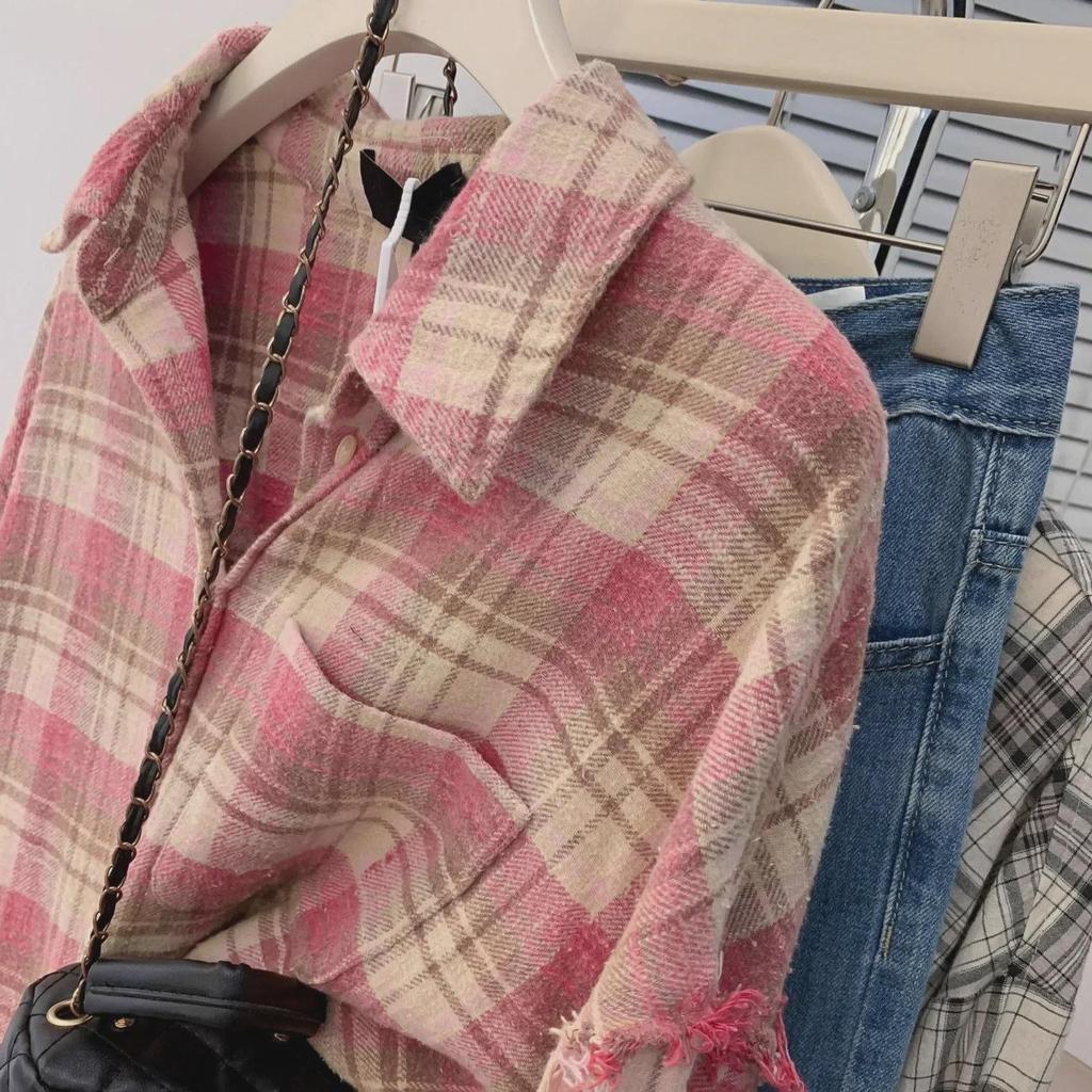 Женская куртка-рубашка в стиле ретро с длинными рукавами розового цвета в клетку — ленивый стиль на осень 2024/весну