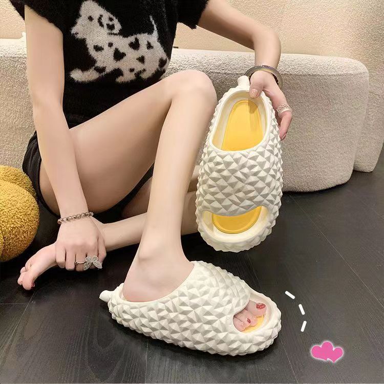 Summer New Cool Slippers Women's Home Indoor Anti Slip Slippers Men's Fashion Versatile Lightweight Soft Comfortable Slippers