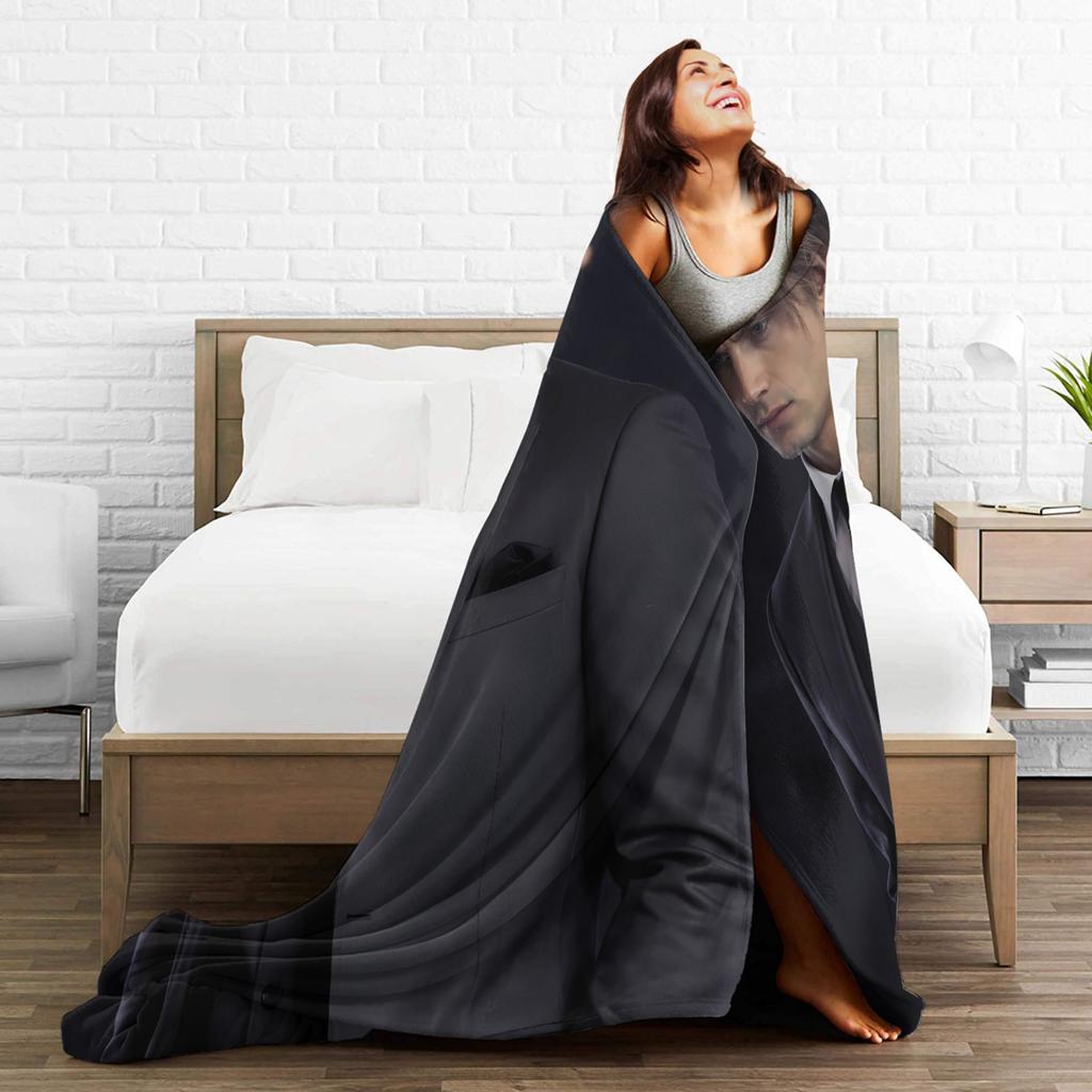 Residents Evils 9 Leon Keneddy Blankets Warm Trend Plush Throw Blanket For Couch Chair Sofa Bed Flannel Bedspread Bed Cover