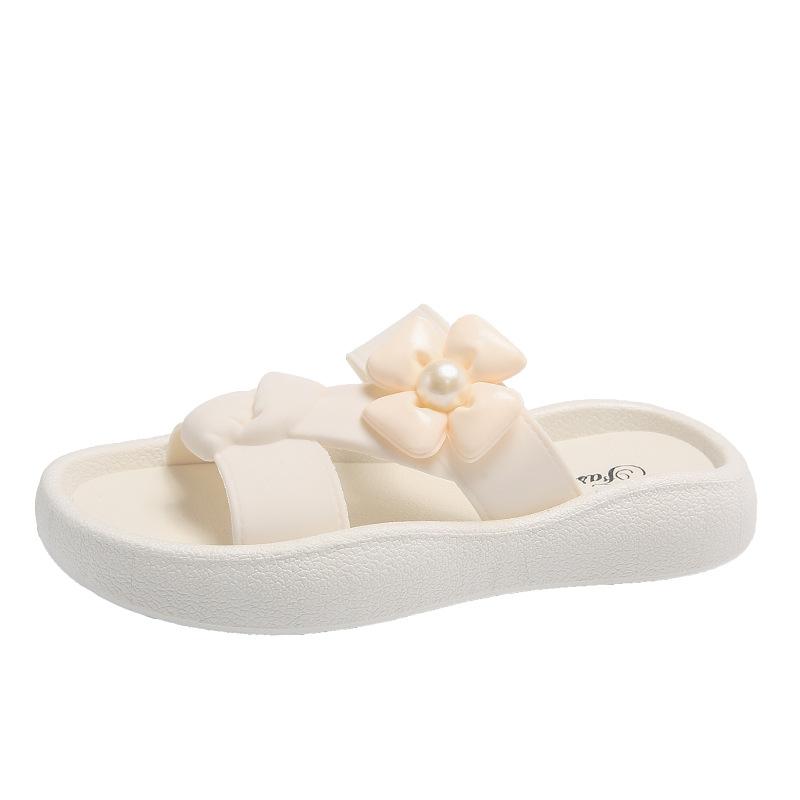 Жемчужные шлепанцы с цветами женские новые летние универсальные женские на плоской подошве нескользящие на толстой подошве для улицы студенческие модные пляжные сандалии