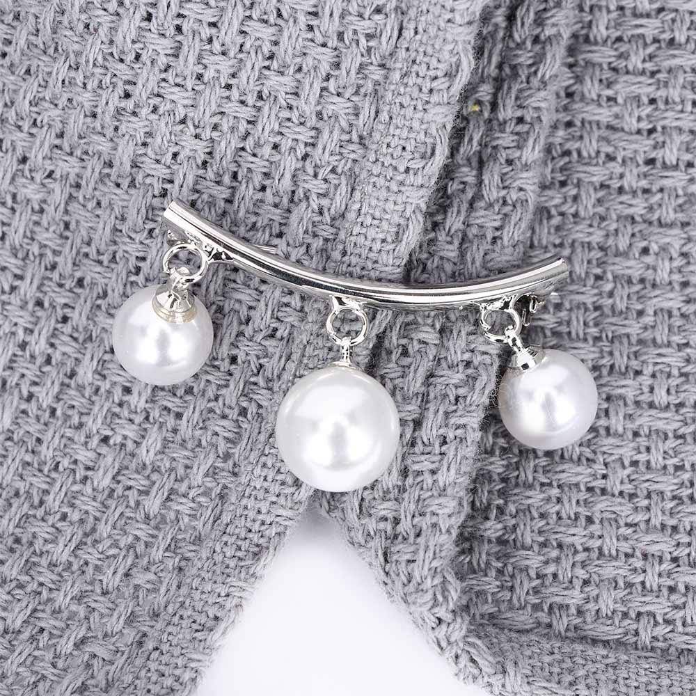 Simple Fashion Anti Slip Korean Enamel Pin Wearing Simulated Pearl Brooch Cardigan
